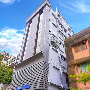 Fabhotel Eros 211 - Nr Sreebhumi